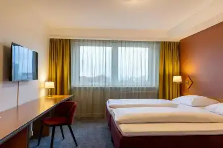 Good Morning + Berlin City East - 84