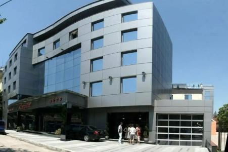 Cosmopolitan & Wellness - 30