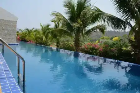 Sir James Resort - 2