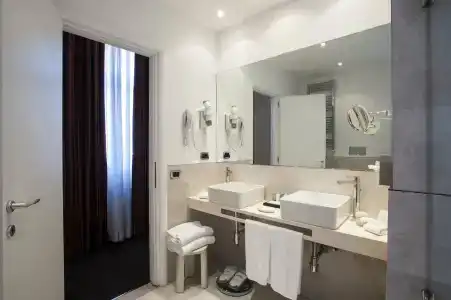 Sina Bernini Bristol, Autograph Collection - 86