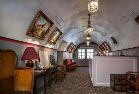 Three Crowns Residents - 53