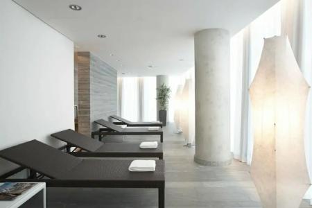 Empire Riverside - 86