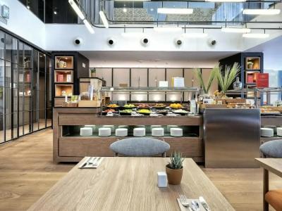 Barcelona Condal Mar Affiliated by Meliá - 86