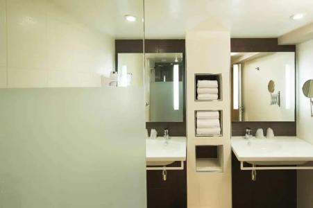 Hôtel Brésil Opéra SPA - 93