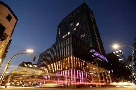 Empire Riverside - 24