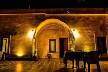 Falcon Cave Suites - 70