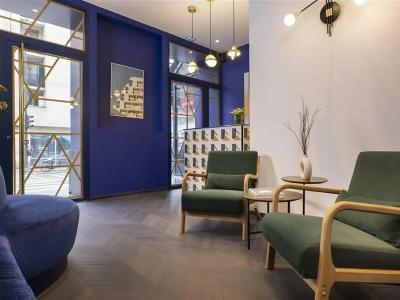 Paris Art Quartier Latin by Malone - 17