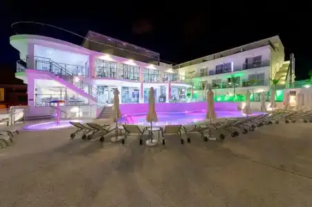 Tasia Maris Oasis - 4
