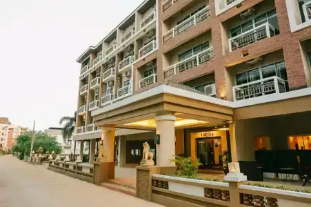 Kokotel Pattaya South Beach - 32