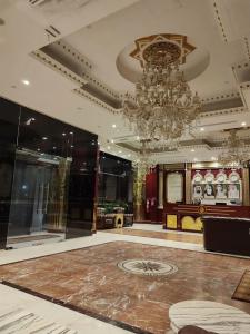 Clifton International - 83