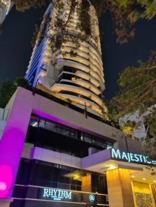 Majestic City Retreat - 17