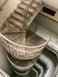 Lavinia Apart & - 82