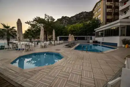 MARBAS SELECT BEACH , Adult Only 14 Plus - 72