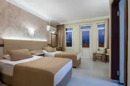 May Flower Apart - 83