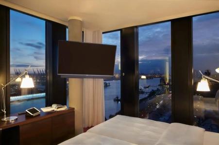 Empire Riverside - 19