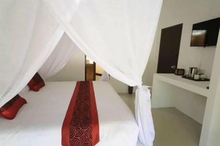 The White Cottage - 78