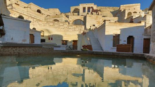 Phocas Cave Suites - 25