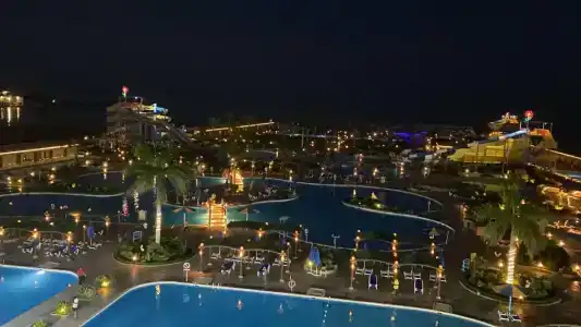 Hawaii Caesar Palace Aqua Park - Families and Couples Only - 32