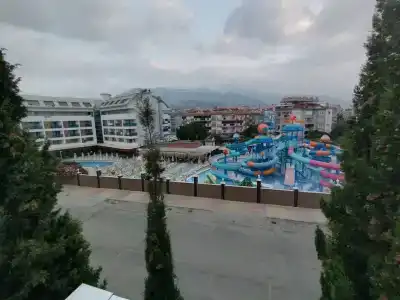 Blue Wave Suite - 48