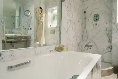 Hôtel Balzac - 7