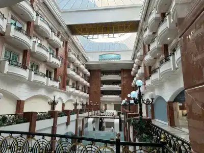Leva and Suites, Mazaya Centre - 3