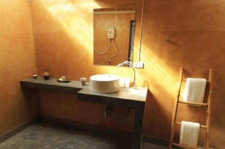 The White Cottage - 80