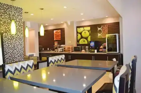 La Quinta by Wyndham New York City Central Park - 22