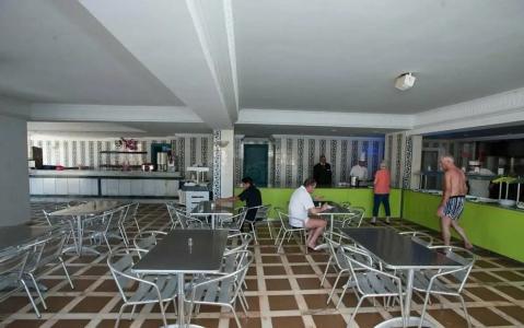 Riviera - Family and couples only - 47