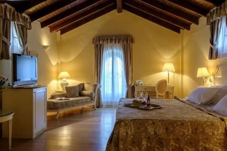 Siora Vittoria Boutique - 37