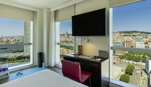 Novotel Barcelona City - 10