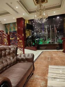 Clifton International - 87