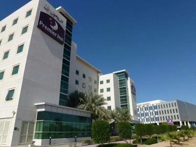 Premier Inn Dubai Investments Park - 11