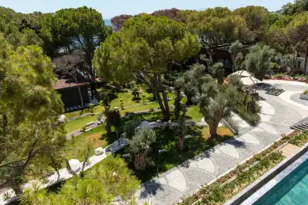 Unique Life Style - 28