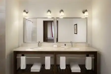 Four Points by Sheraton - 19