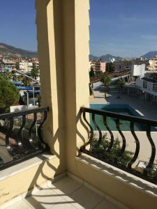 Kleopatra Saray - 28