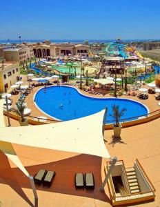 Coral Sea Aqua Club Resort - 99