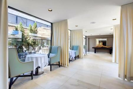 Luxe Sunset Boulevard - 52