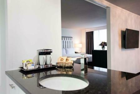 DoubleTree by Hilton Tallahassee - 90