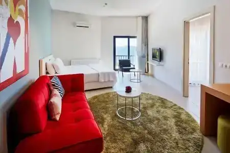 Med-Inn Boutique - 2