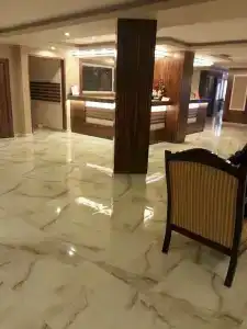 Lavinia Apart & - 95