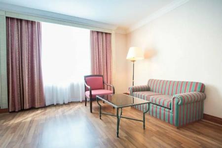 Golden Tulip Sovereign Bangkok - 29