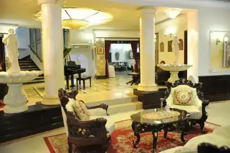 Queen's Astoria Design - 99