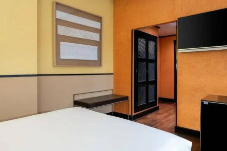 Palacio de Santa Paula, Autograph Collection - 98