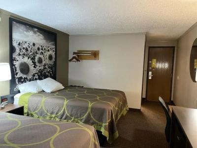 Super 8 by Wyndham Bismarck - 55
