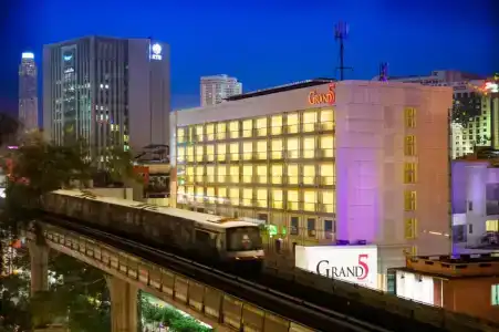 Grand 5 & Plaza Sukhumvit Bangkok - SHA Extra Plus Certified - 13