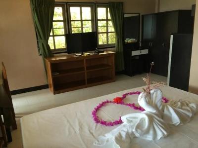 Kata Beachwalk and Bungalows - 43