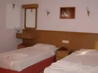 Kleopatra Celine - 83