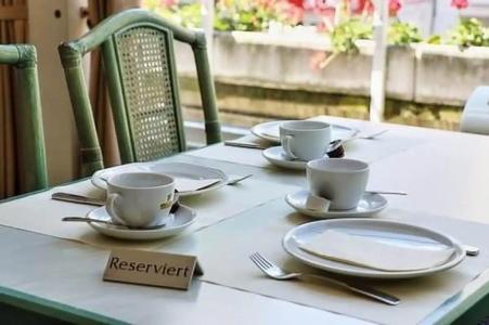 Senator Hamburg - 16