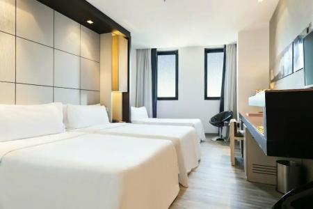 Barcelona Condal Mar Affiliated by Meliá - 85