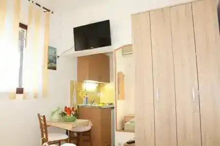 Guest House Tomanovic - 11